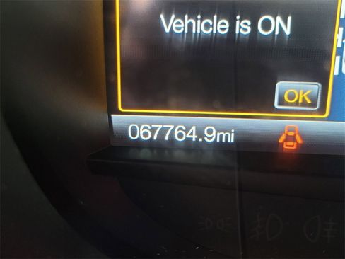 Used 2021 Ford Edge ST image 26