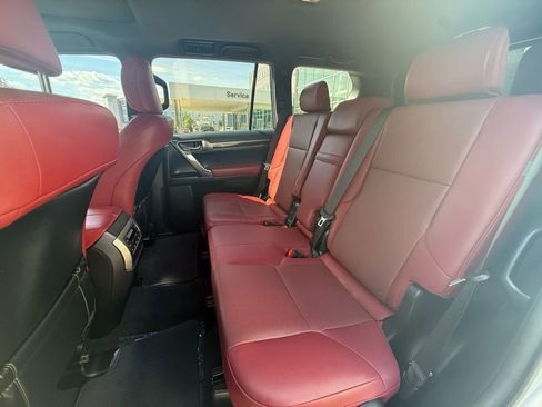 Used 2023 Lexus GX 460 Premium w/ Premium Package image 20