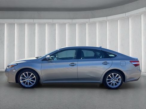 Used 2014 Toyota Avalon XLE Premium image 2