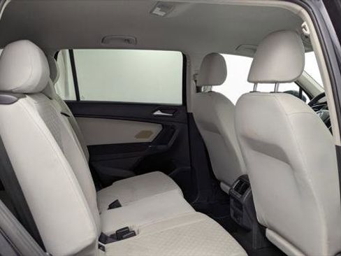 Used 2018 Volkswagen Tiguan S FWD image 17