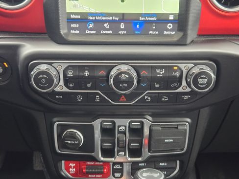 Used 2021 Jeep Wrangler Unlimited Rubicon AWD/4WD image 17