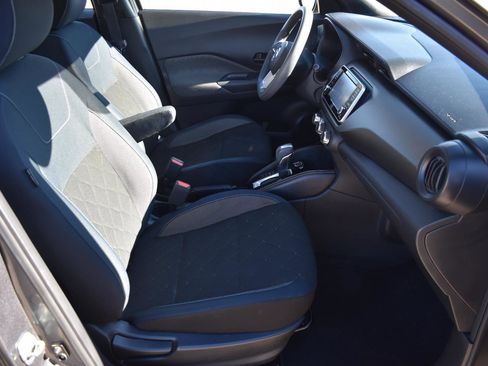 Used 2018 Nissan Kicks S image 13