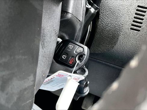 Used 2016 Ford F250 Lariat w/ Lariat Interior Package image 12