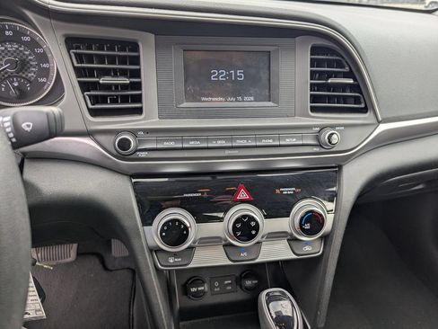 Used 2019 Hyundai Elantra SE w/ Cargo Package FWD image 15