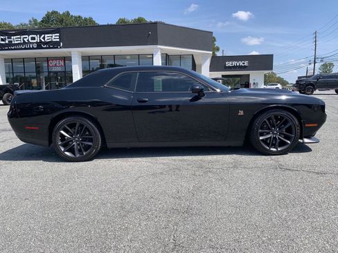 Used 2019 Dodge Challenger R/T Scat Pack image 5