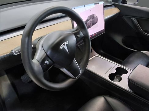 Used 2022 Tesla Model Y Long Range AWD/4WD image 14