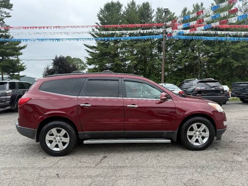 Used 2011 Chevrolet Traverse LT w/ LPO, 'HIT The Road' Package AWD/4WD image 10