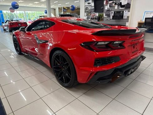 Used 2024 Chevrolet Corvette Z06 RWD image 9