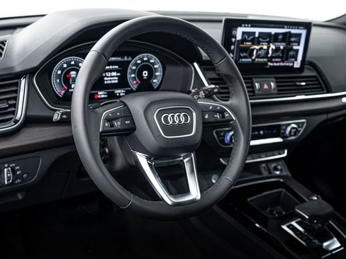 Certified 2025 Audi Q5 2.0T Premium Plus w/ Premium Plus Package image 10