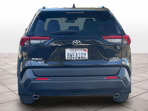 Used 2021 Toyota RAV4 XLE w/ Convenience Package image 7