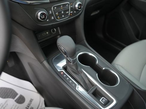 Used 2024 Chevrolet Equinox LT image 27