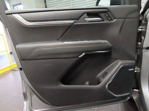 Used 2024 GMC Acadia Elevation w/ Luxury Package FWD image 39