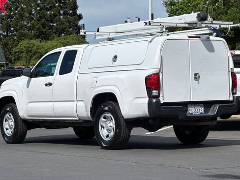 Used 2022 Toyota Tacoma SR RWD image 5