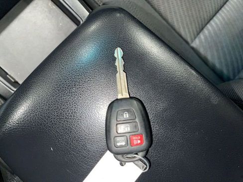 Used 2015 Toyota Camry LE FWD image 20
