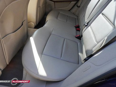 Used 2011 Mercedes-Benz E 350 4MATIC Wagon image 24