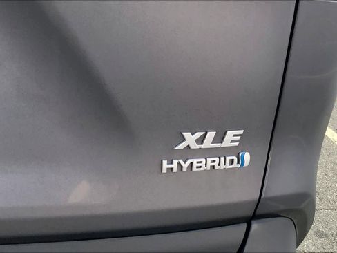 Used 2024 Toyota RAV4 XLE image 10