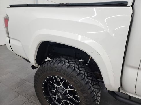 Used 2019 Toyota Tacoma Limited image 26