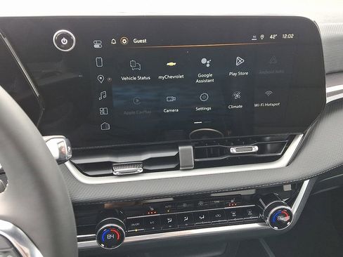 New 2026 Chevrolet Equinox LT w/ Convenience Package II image 8