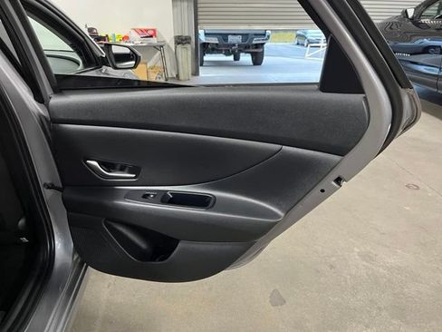 Used 2025 Hyundai Elantra SEL FWD image 16