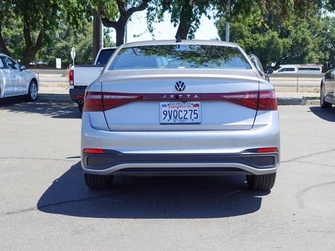 Used 2026 Volkswagen Jetta Sport FWD image 8