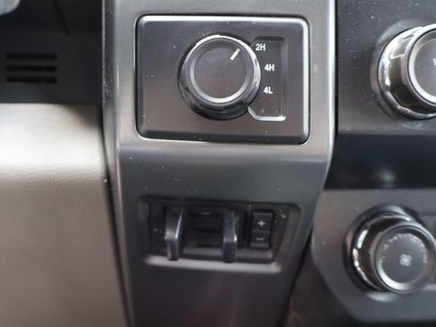 Used 2022 Ford F250 XLT w/ Black Appearance Package AWD/4WD image 28