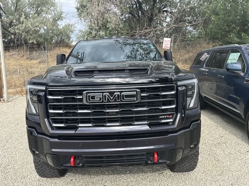 Used 2025 GMC Sierra 3500 AT4 w/ AT4 Premium Plus Package AWD/4WD image 2