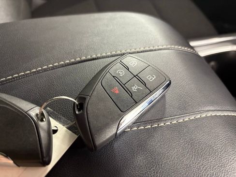 Used 2025 GMC Acadia Elevation image 47