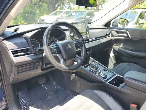 Used 2024 Mitsubishi Outlander FWD image 22
