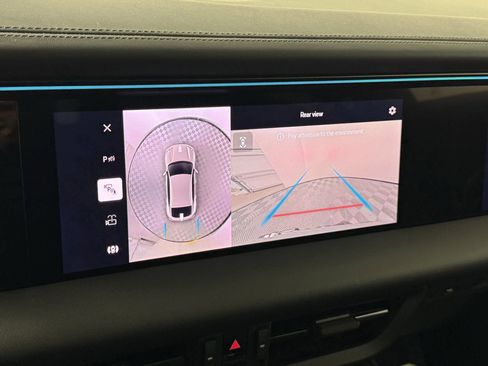 Certified 2025 Porsche Macan Turbo Electric AWD/4WD image 28