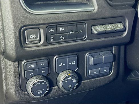 Used 2021 Chevrolet Suburban High Country image 23