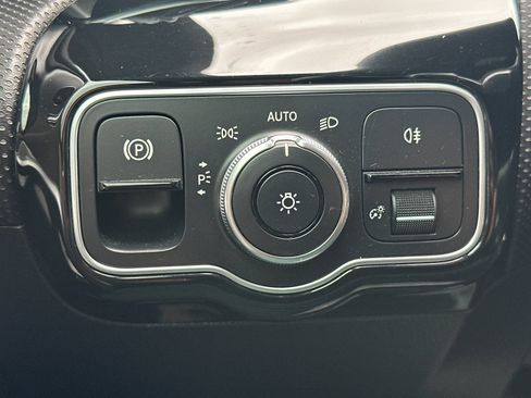 Used 2020 Mercedes-Benz A 220 image 37