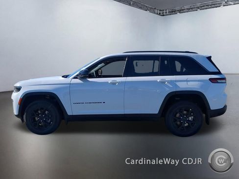 New 2026 Jeep Grand Cherokee Altitude AWD/4WD image 5