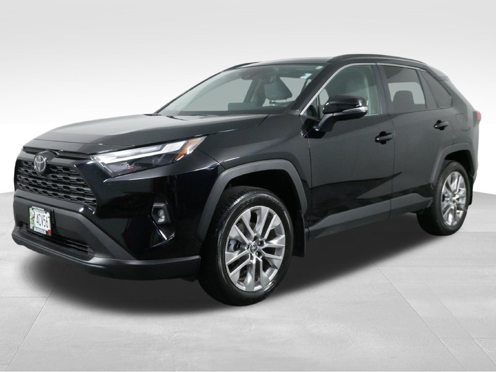 Used 2025 Toyota RAV4 XLE Premium w/ Weather Package AWD/4WD image 5