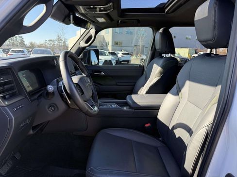 Used 2024 Lexus GX 550 image 13