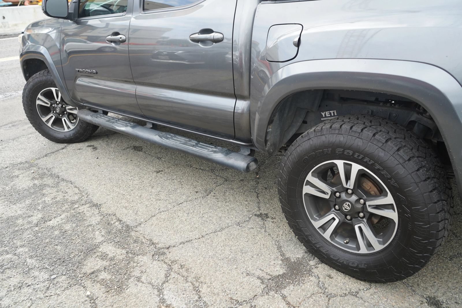 Used 2017 Toyota Tacoma TRD Sport RWD image 6
