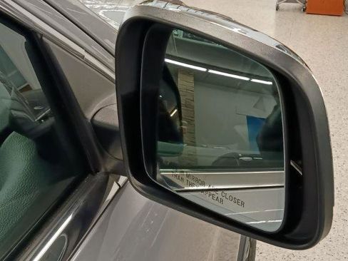 Used 2019 Jeep Grand Cherokee Limited AWD/4WD image 16