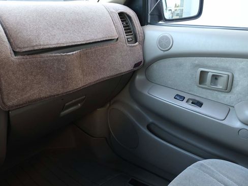 Used 2001 Toyota Tacoma V6 Crew Cab image 14