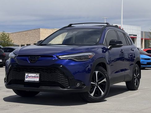 Used 2025 Toyota Corolla Cross AWD Hybrid w/ Convenience Package image 2