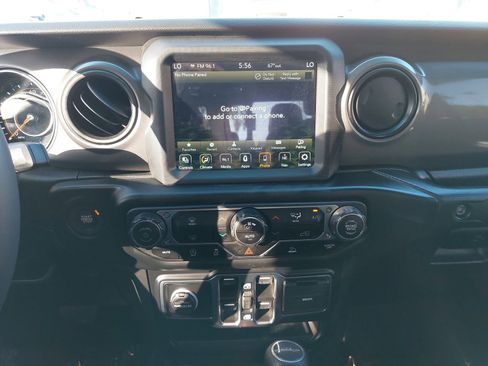 Used 2023 Jeep Gladiator Sport AWD/4WD image 19