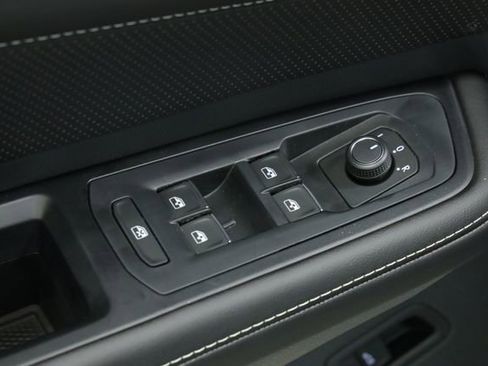 New 2026 Volkswagen Atlas SE FWD image 32