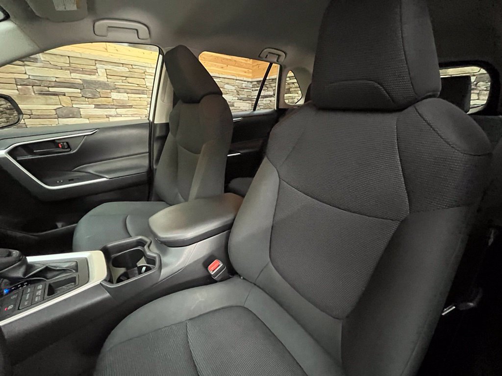 Used 2019 Toyota RAV4 LE w/ All Weather Liner Package AWD/4WD image 27