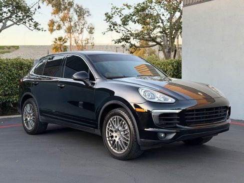 Used 2015 Porsche Cayenne Diesel image 2