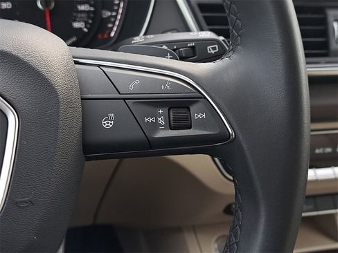 Certified 2023 Audi Q5 2.0T Premium w/ Convenience Package image 10