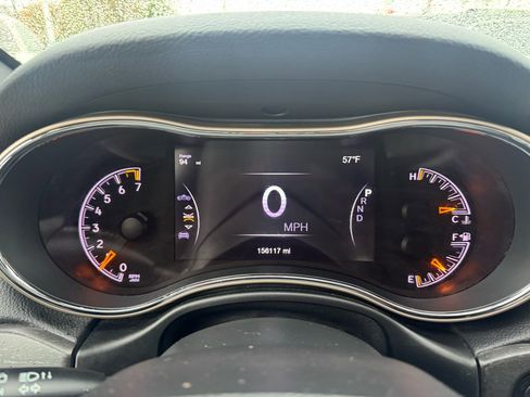 Used 2017 Jeep Grand Cherokee Limited w/ Luxury Group II image 11