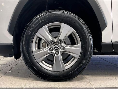 Used 2025 Toyota RAV4 XLE AWD/4WD image 7