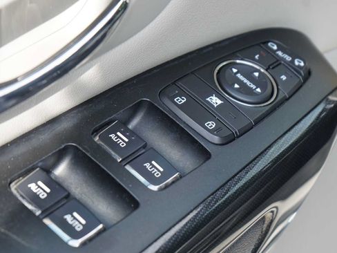 Used 2016 Kia Sedona EX FWD image 18