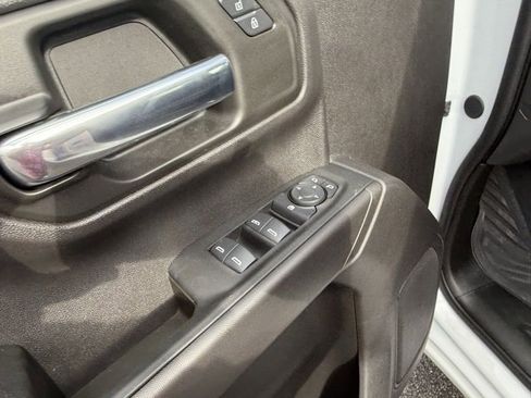 Used 2024 Chevrolet Silverado 1500 Custom Trail Boss w/ Dark Appearance Package image 27