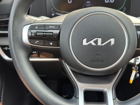 Used 2024 Kia Sportage LX AWD/4WD image 19