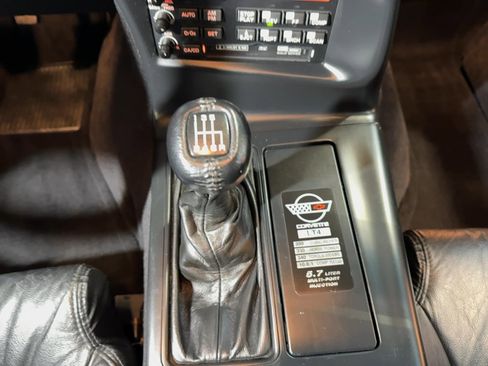 Used 1996 Chevrolet Corvette Coupe image 17