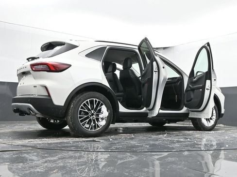 New 2026 Ford Escape SE w/ Class II Trailer Tow Package image 65